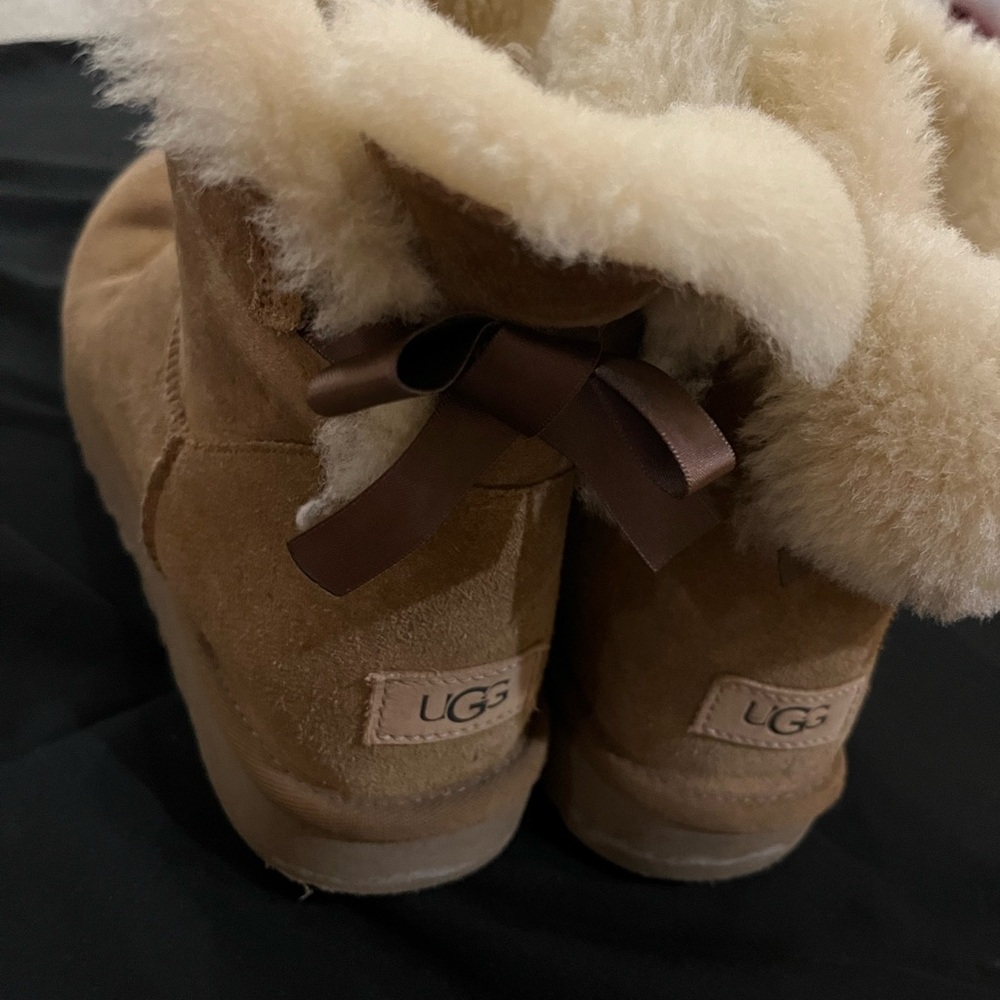 UGG Tan Boots with Fur Lining and bow
